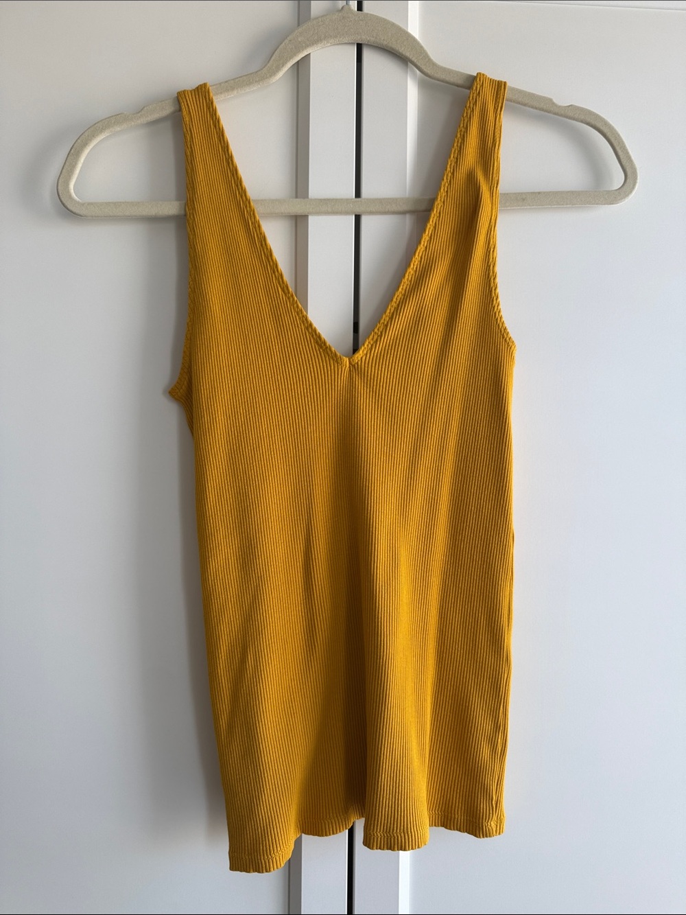 Express Mustard Ribbed V-Neck Tank - Picture 3 of 3